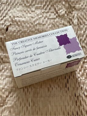 THE CREATIVE MEMORIES COLLECTION Fancy Square Maker Ornament Cutter